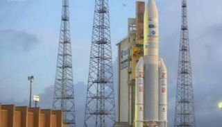 لحظة إطلاق القمر الصناعي المصري للاتصالات