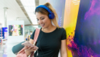 مطار دبي الدولي يوفر خدمة البث الموسيقي مجانا