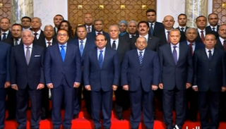المحافظون والنواب الجدد عقب تأديتهم اليمين الدستورية أمام السيسي