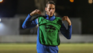 النجم التونسي يكرم رمضان صبحي قبل مواجهة الأهلي المصري