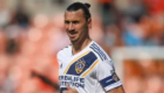 إبراهيموفيتش مالك جديد لنادٍ سويدي