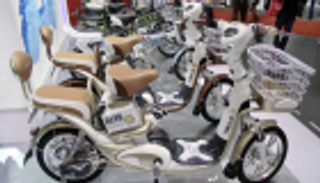 التبرع على الطريقة الصينية.. دراجات كهربائية لدولة صديقة