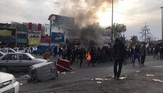 احتجاجات متواصلة في إيران ضد نظام خامنئي- أرشيفية