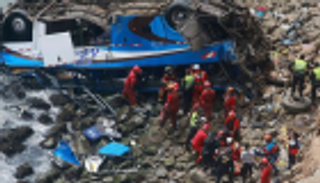 مصرع 7 بانقلاب حافلة سياحية في بيرو