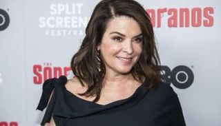 الممثلة أنابيلا شيورا