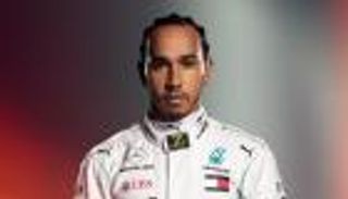 إنفوجراف.. هاميلتون يتحدى نفسه على حلبة مرسى ياس