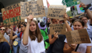 مسيرات طلابية في أستراليا احتجاجا على التغير المناخي