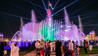 نافورة الإمارات التي تتوسط منطقة المهرجان