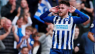 برايتون يستعيد مهاجمه التاريخي قبل مواجهة ليفربول