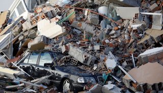 زلزال ألبانيا يقتل 50 شخصا