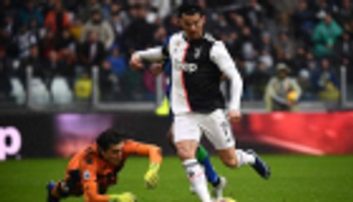 حارس ساسولو المغمور سعيد لإحباط رونالدو