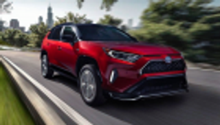 تويوتا تقدم سيارتها RAV4 الهجين في لوس أنجلوس