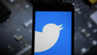 "تويتر" يستثني حسابات المتوفين من حملة الحذف.. وخاصية لإحياء ذكراهم
