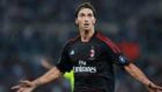 ذكرى تأسيس ميلان تعيد إبراهيموفيتش إلى النادي