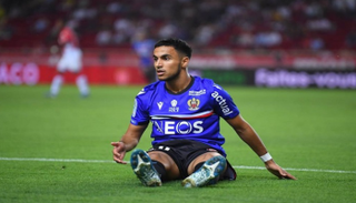 الجزائري آدم وناس 