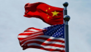 الصين تعاقب أمريكا على دعم المحتجين بهونج كونج