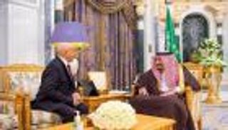 العاهل السعودي يبحث العلاقات الثنائية مع رئيس البرلمان الليبي