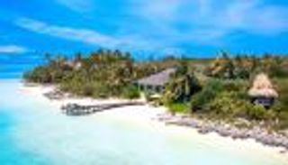 لمحبي الرفاهية.. دليلك لشراء أجمل جزر العالم