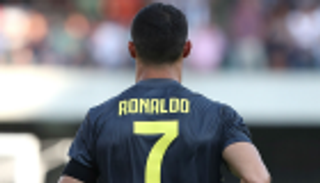 رقم رونالدو المفضل منح ميسي الكرة الذهبية