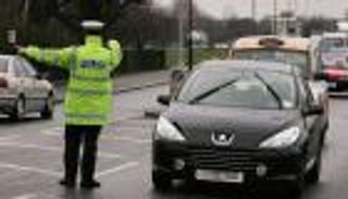 في بريطانيا.. 5 آلاف إسترليني غرامة الغناء أثناء قيادة السيارة 