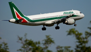 الخطوط الجوية الإيطالية - أرشيفية