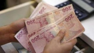 تدهور الليرة يضعف أسواق تركيا 