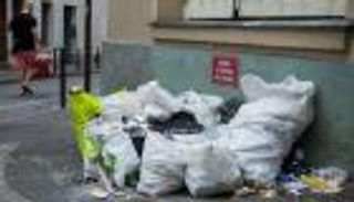 "القمامة في شوارع باريس" أبرز قضايا الحملات الانتخابية لرئاسة البلدية