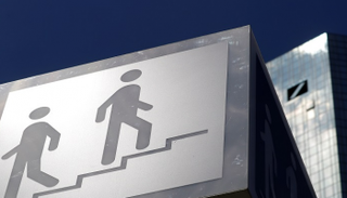 مقر دويتشه بنك في فرانكفورت - رويترز