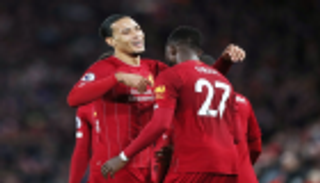 ليفربول يسحق إيفرتون بخماسية ويواصل الانتصارات في الدوري الإنجليزي