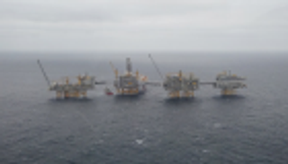 النفط يقفز 3% بدعم مزيد من التخفيضات في إنتاج أوبك