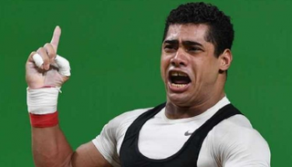 بطل رفع الأثقال المصري محمد إيهاب