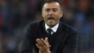 إنريكي يستهل مسيرته الثانية مع إسبانيا بودية "الماكينات"