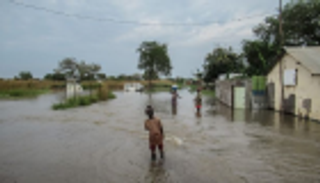 وفاة 8 وتشريد 80 ألفا بفيضانات في أوغندا