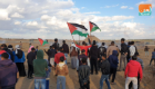 الاحتلال يقمع مسيرات العودة في غزة والاحتجاجات في الضفة