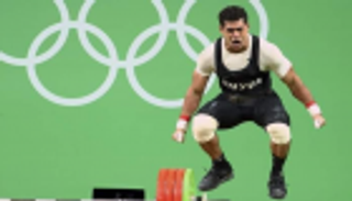 بطل رفع الأثقال المصري يأسف لأزمة المنشطات.. ويقرر الاتجاه للتدريب