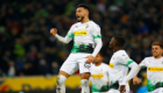 بنسبعيني يقود جلادباخ لفوز صعب على بايرن في الدوري الألماني