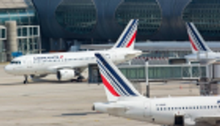 بعد إضراب يومين.. رحلات الطيران الفرنسي تعود إلى طبيعتها السبت