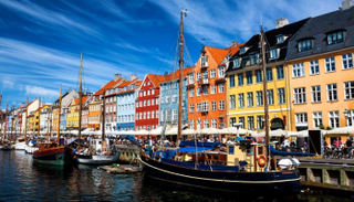 الشركات العملاقة تشتري العقارات وتطورها ثم تؤجرها بأرقام ضخمة