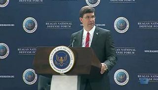 مارك إسبر خلال كلمته بمنتدى ريجان للدفاع