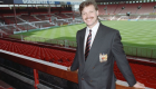 نايتون.. رجل أعمال فشل في شراء مانشستر يونايتد بـ10 ملايين إسترليني