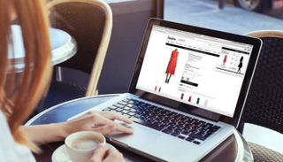 توسعات ضخمة لشركة تأجير ملابس عبر الإنترنت