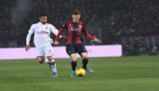 ميلان يتقدم مركزا في الدوري الإيطالي بفوز صعب على بولونيا