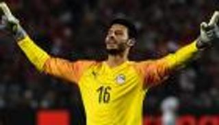 مدرب حراس مصر الأولمبي يوضح أسباب تفكيره في ضم محمد الشناوي 
