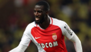 لاعب موناكو يخطئ في رقم قميصه خلال لقاء أميان