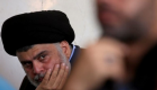 "القبعات الزرقاء".. هل تسعى إيران لإسكات الصدر؟