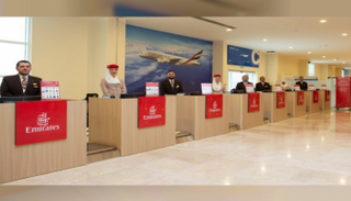 أطقم طيران الإمارات الأفضل في العالم