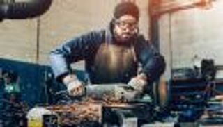 السياحة في إيطاليا.. زيارتك إلى ورش الحرفيين توفر الكثير