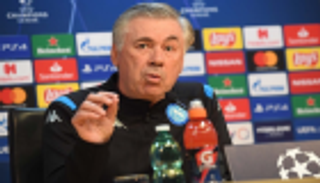 أنشيلوتي يشيد بنابولي الأوروبي ويتحدى تهديدات الإقالة