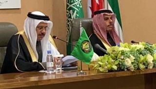 الدكتور عبداللطيف بن راشد الزياني والأمير فيصل بن فرحان بن عبدالله