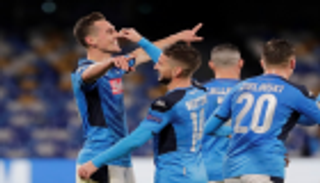 نابولي يسحق جينك برباعية ويتأهل لثمن نهائي دوري أبطال أوروبا